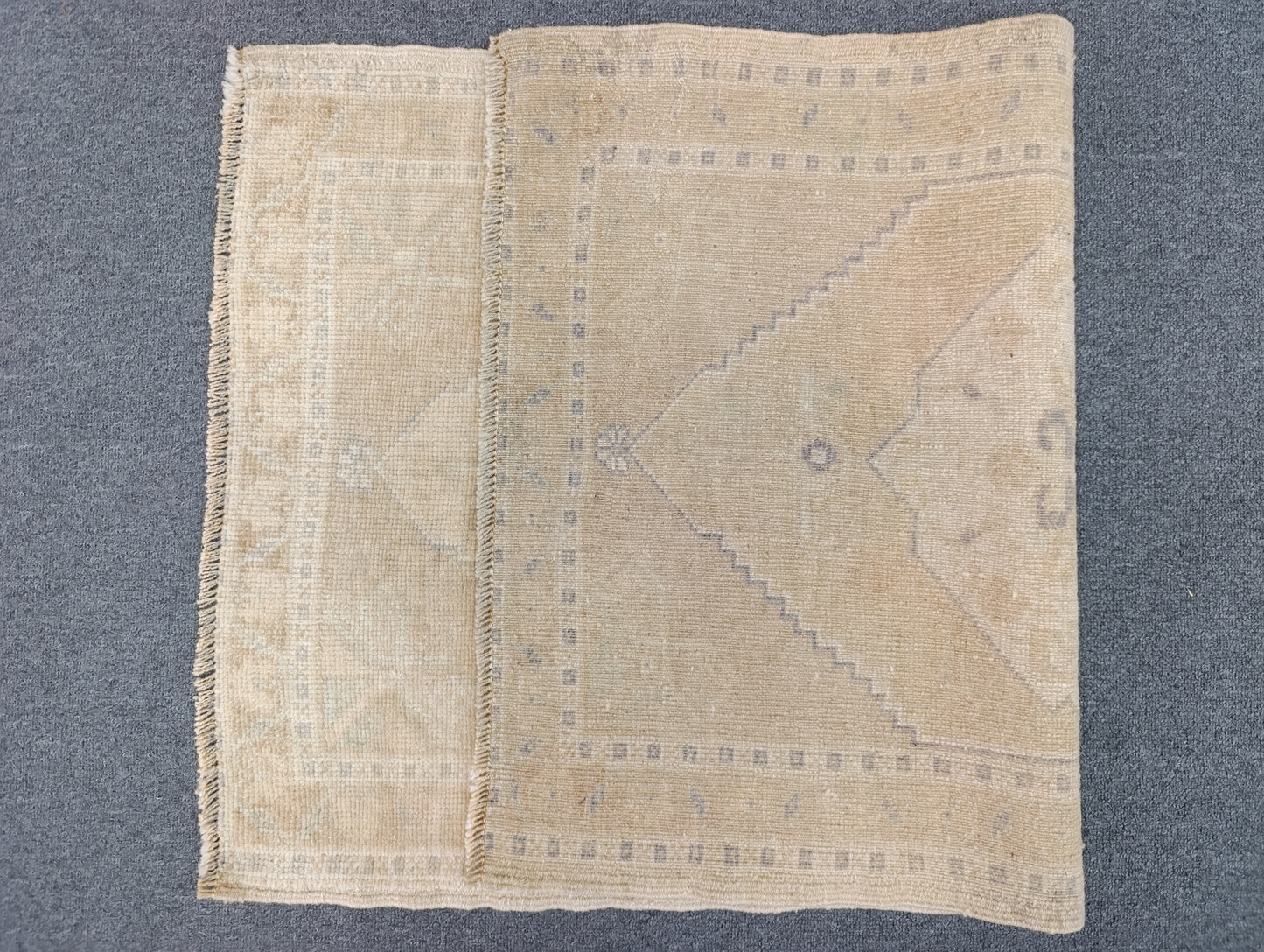 Handwoven Vintage Turkish Yastik Rug – One-of-a-Kind Small Rug 2' × 3'4"