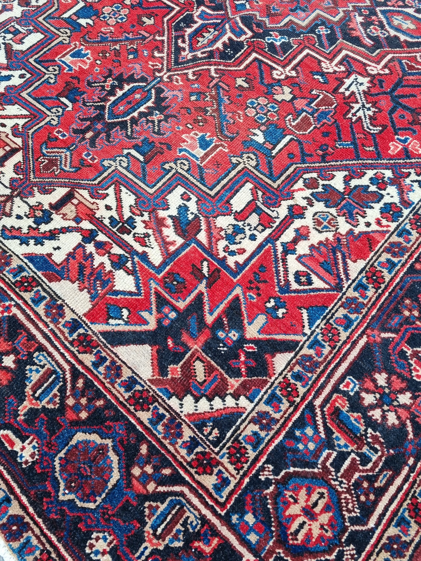 7x10 Vintage 1930s Heriz Rug – Handwoven, Vegetable Dyes