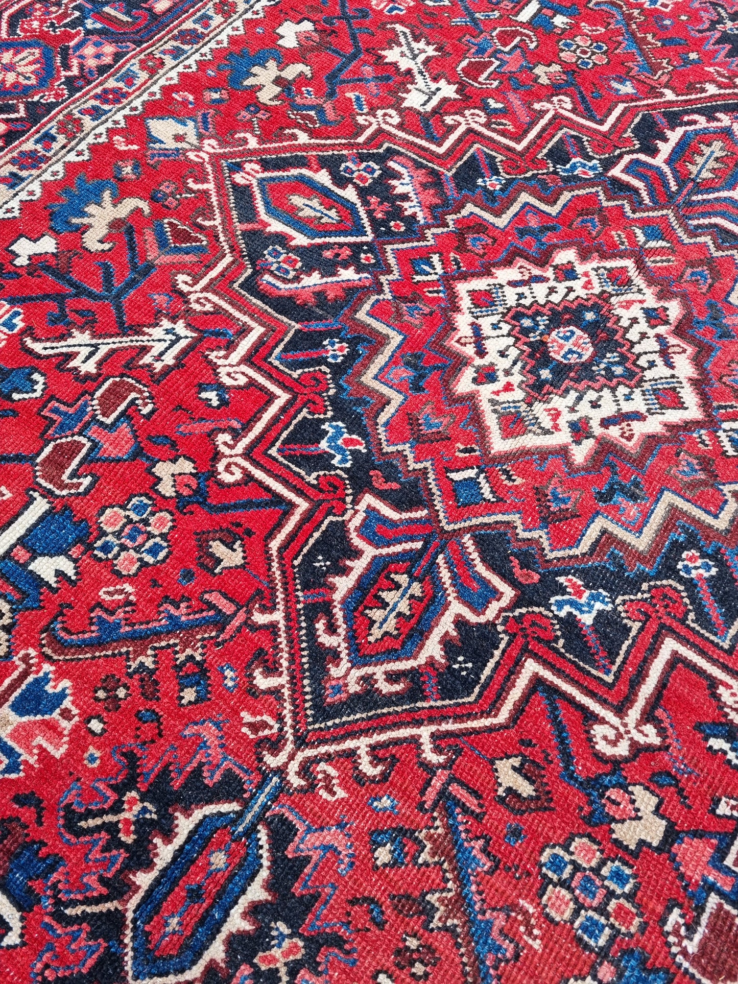 7x10 Vintage 1930s Heriz Rug – Handwoven, Vegetable Dyes