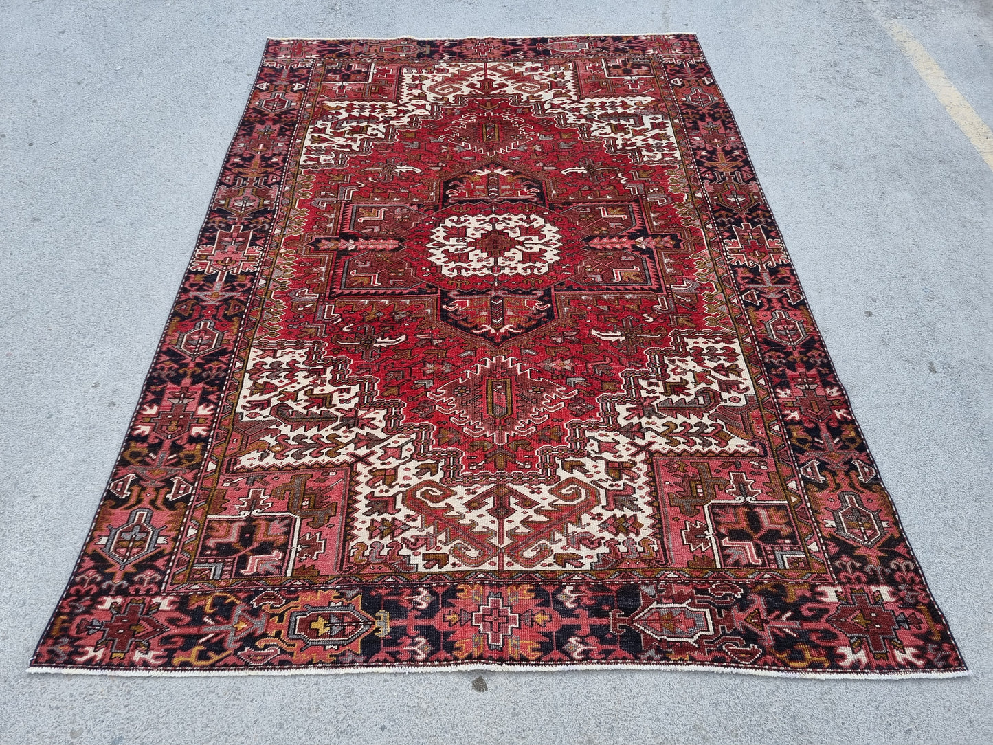 8x11 Vintage 1930s Heriz Rug – Handwoven, Vegetable Dyes