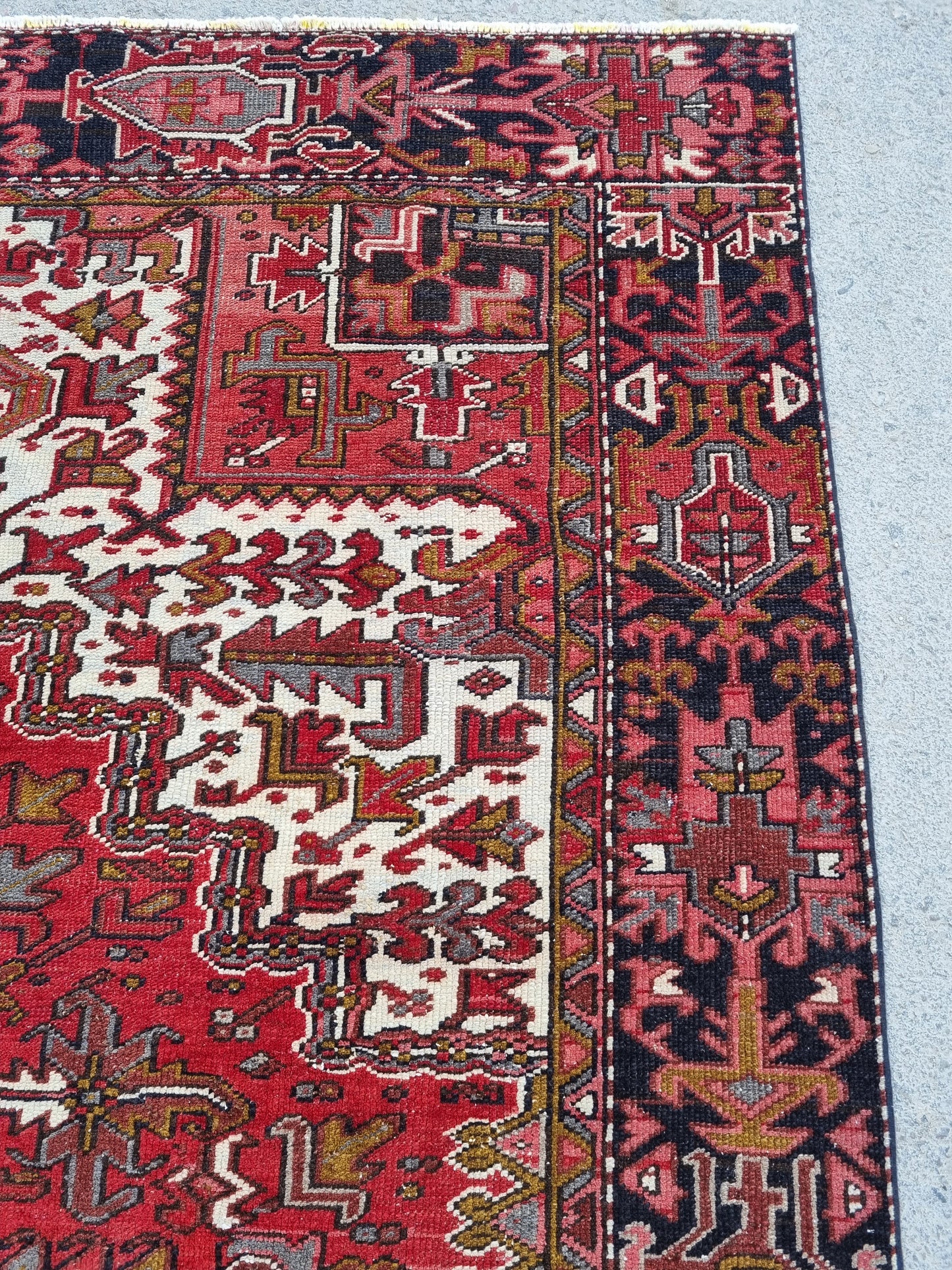 8x11 Vintage 1930s Heriz Rug – Handwoven, Vegetable Dyes