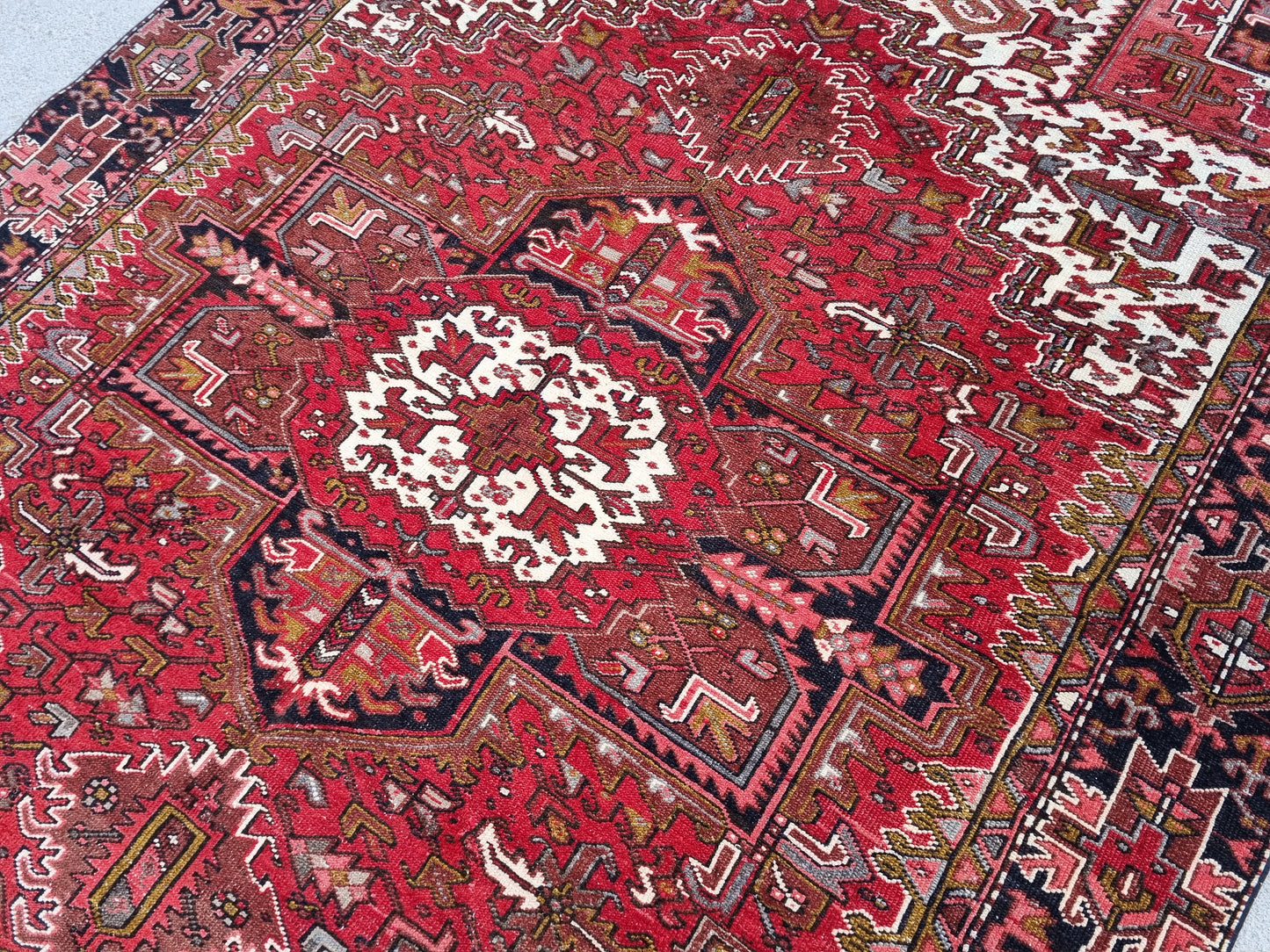 8x11 Vintage 1930s Heriz Rug – Handwoven, Vegetable Dyes