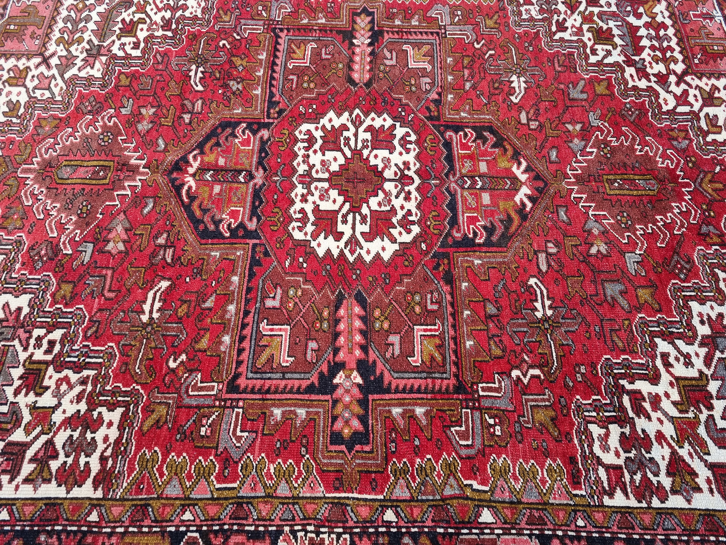 8x11 Vintage 1930s Heriz Rug – Handwoven, Vegetable Dyes