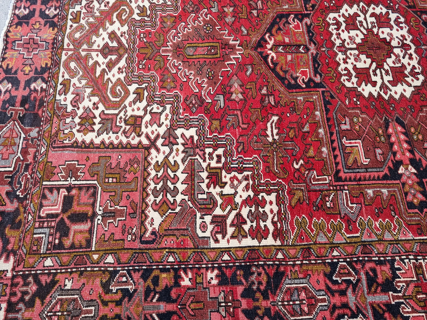 8x11 Vintage 1930s Heriz Rug – Handwoven, Vegetable Dyes