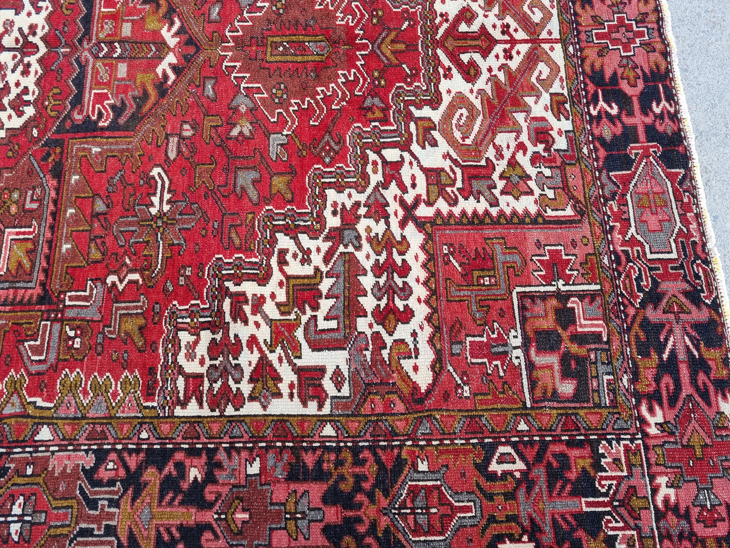 8x11 Vintage 1930s Heriz Rug – Handwoven, Vegetable Dyes