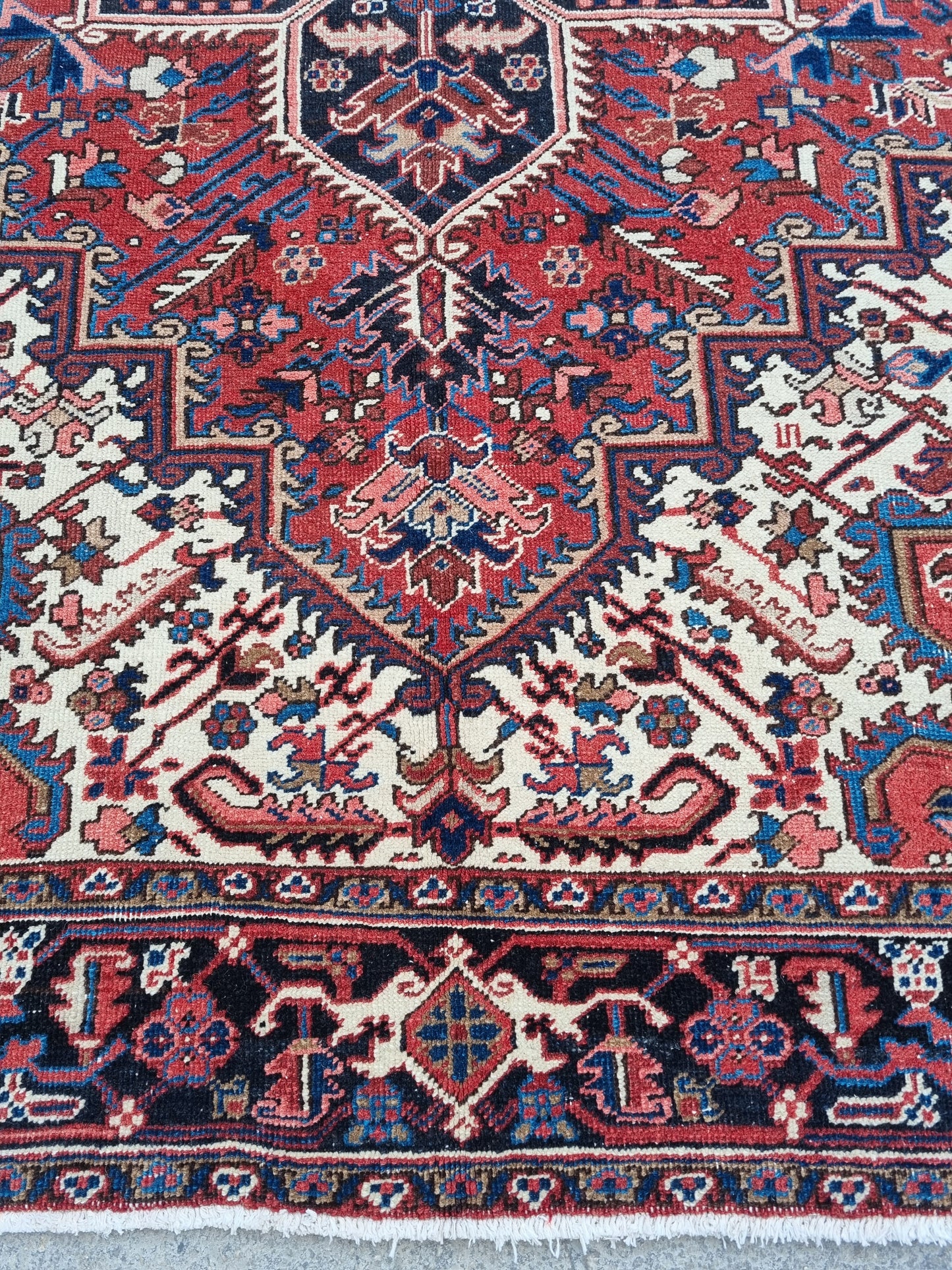 7x10 Vintage 1930s Oriental Heriz Rug – Handwoven, Vegetable Dyes