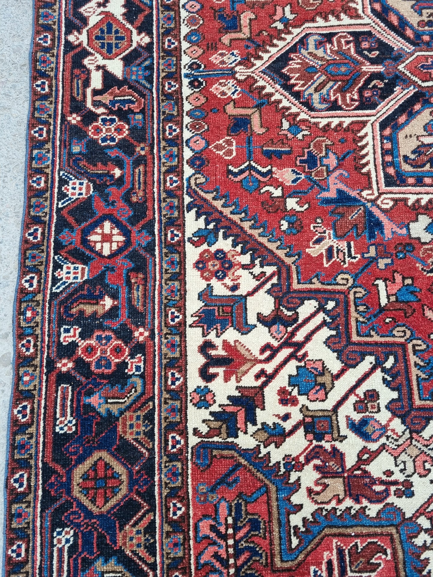 7x10 Vintage 1930s Oriental Heriz Rug – Handwoven, Vegetable Dyes