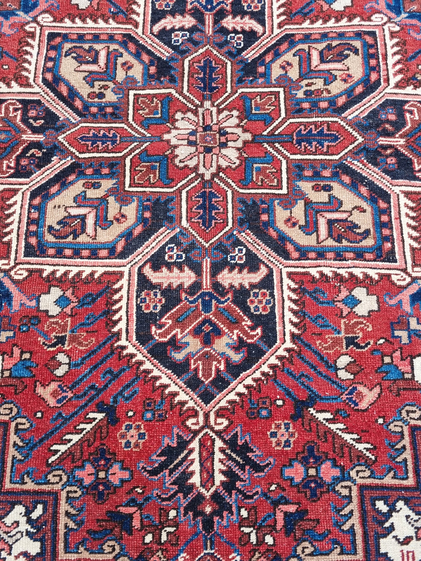 7x10 Vintage 1930s Oriental Heriz Rug – Handwoven, Vegetable Dyes