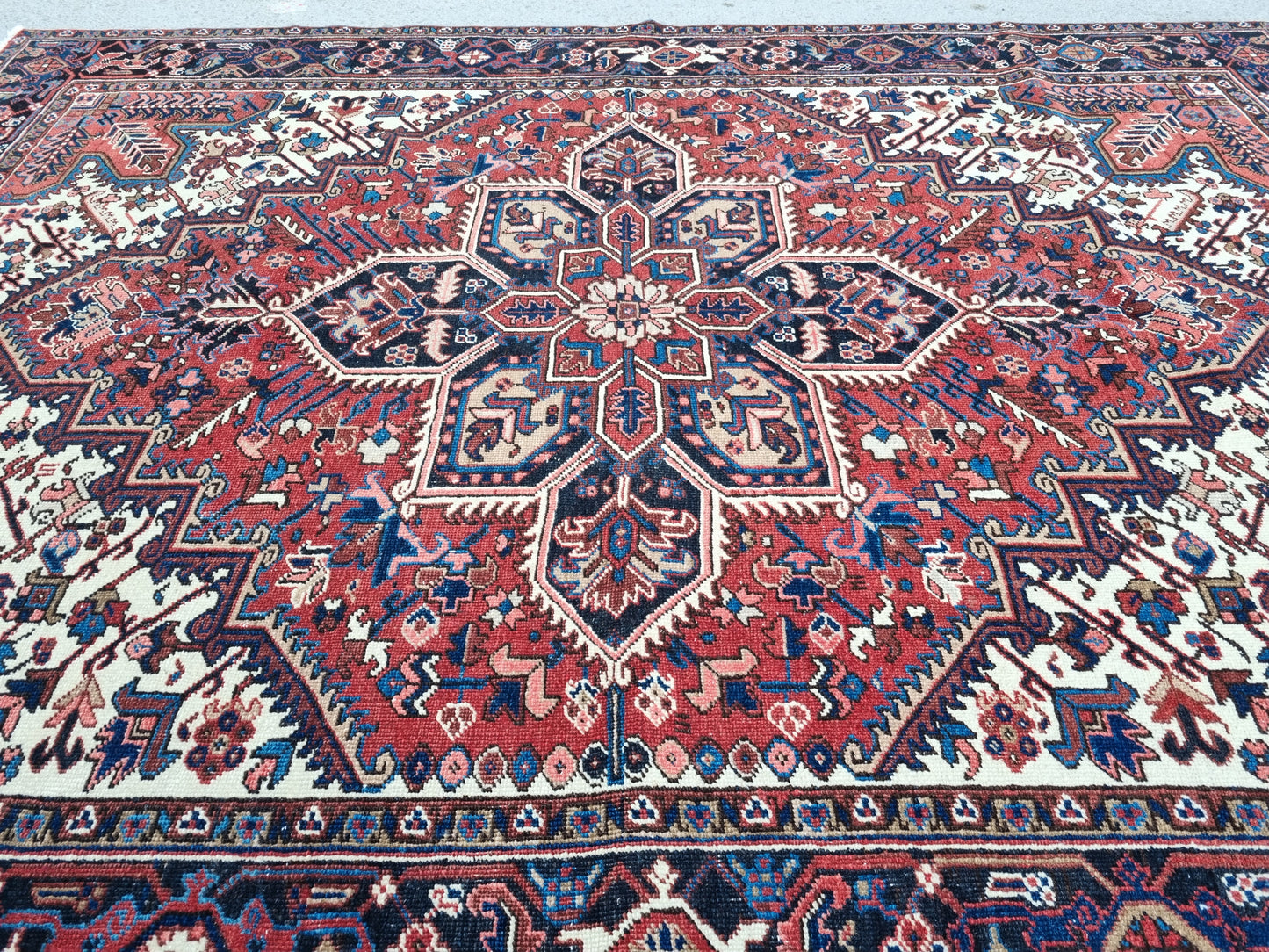 7x10 Vintage 1930s Oriental Heriz Rug – Handwoven, Vegetable Dyes