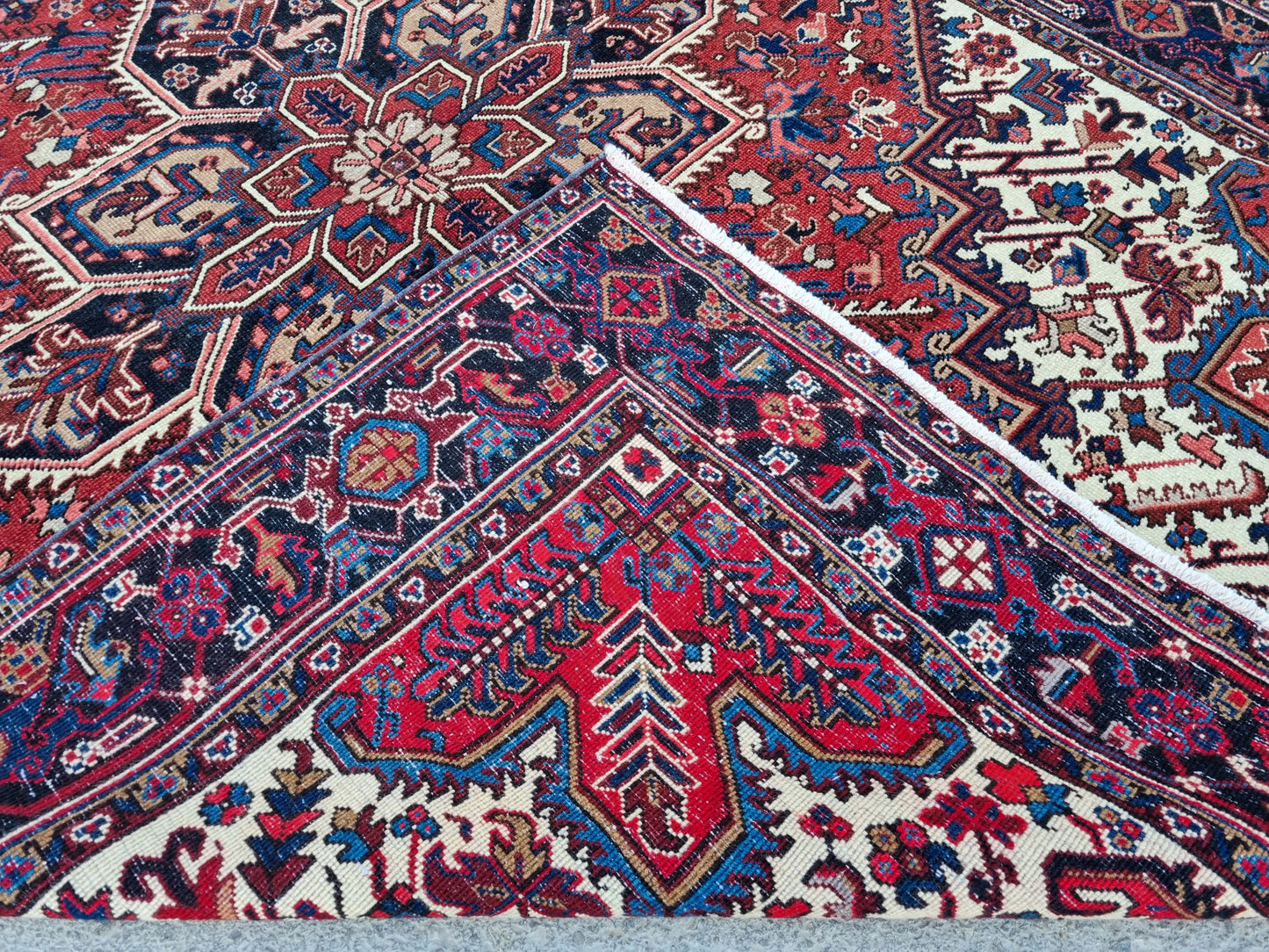 7x10 Vintage 1930s Oriental Heriz Rug – Handwoven, Vegetable Dyes
