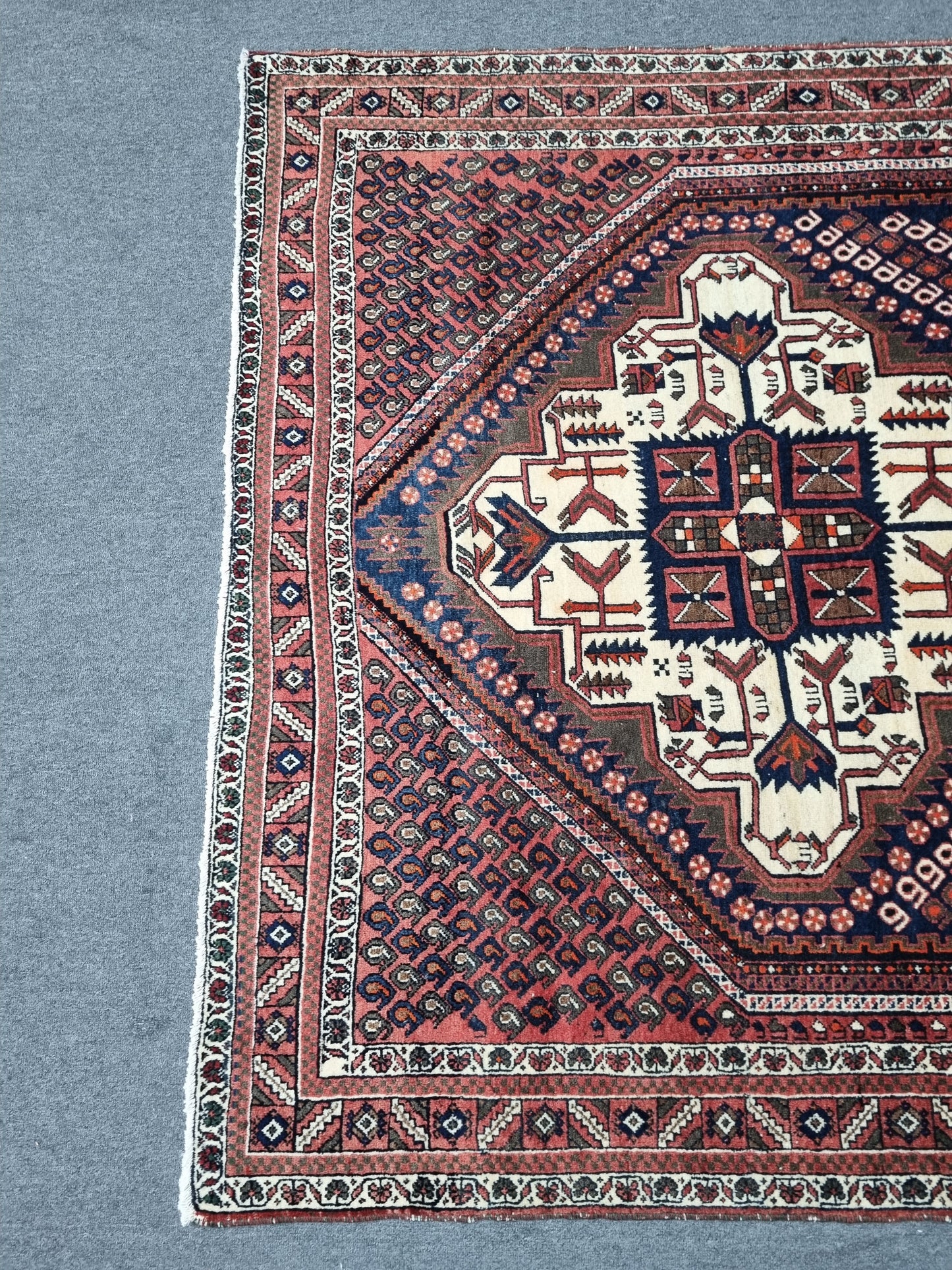 Vintage Oriental Wool Rug, Handwoven Red Tribal Medallion Carpet (4'9" x 6'9")