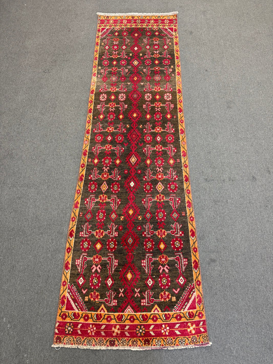 Vintage Oriental Runner Rug 2'7" × 9'1" – Handwoven, Natural Dyes