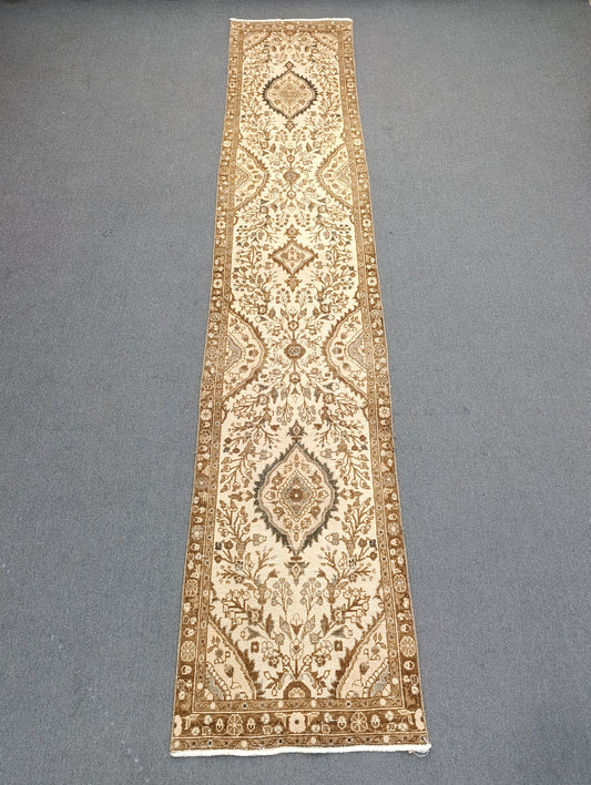 Vintage Runner Rug 2'7" × 13'9" – Handwoven, Natural Dyes, Wool Runner Rug