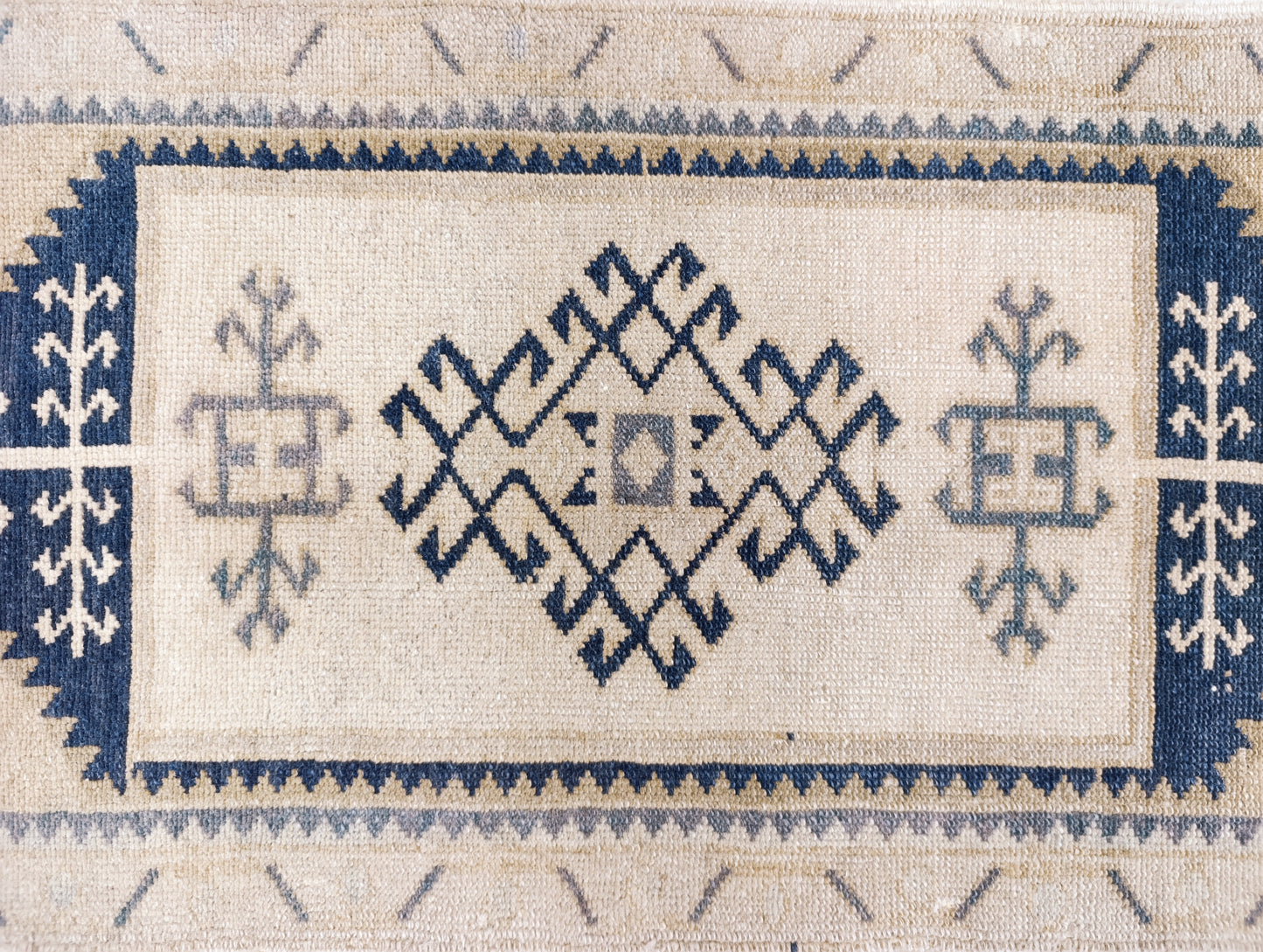 Handwoven Vintage Turkish Yastik Rug – One-of-a-Kind Small Rug 1'8" × 3'5"
