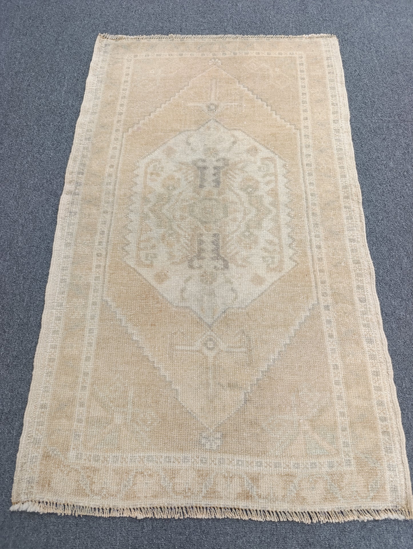 Handwoven Vintage Turkish Yastik Rug – One-of-a-Kind Small Rug 2' × 3'4"