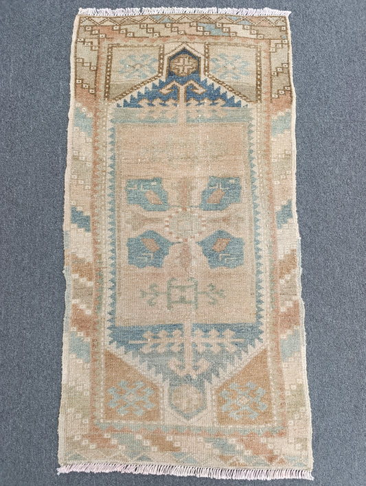 Handwoven Vintage Turkish Yastik Rug – One-of-a-Kind Small Rug 1'8" × 3'3"
