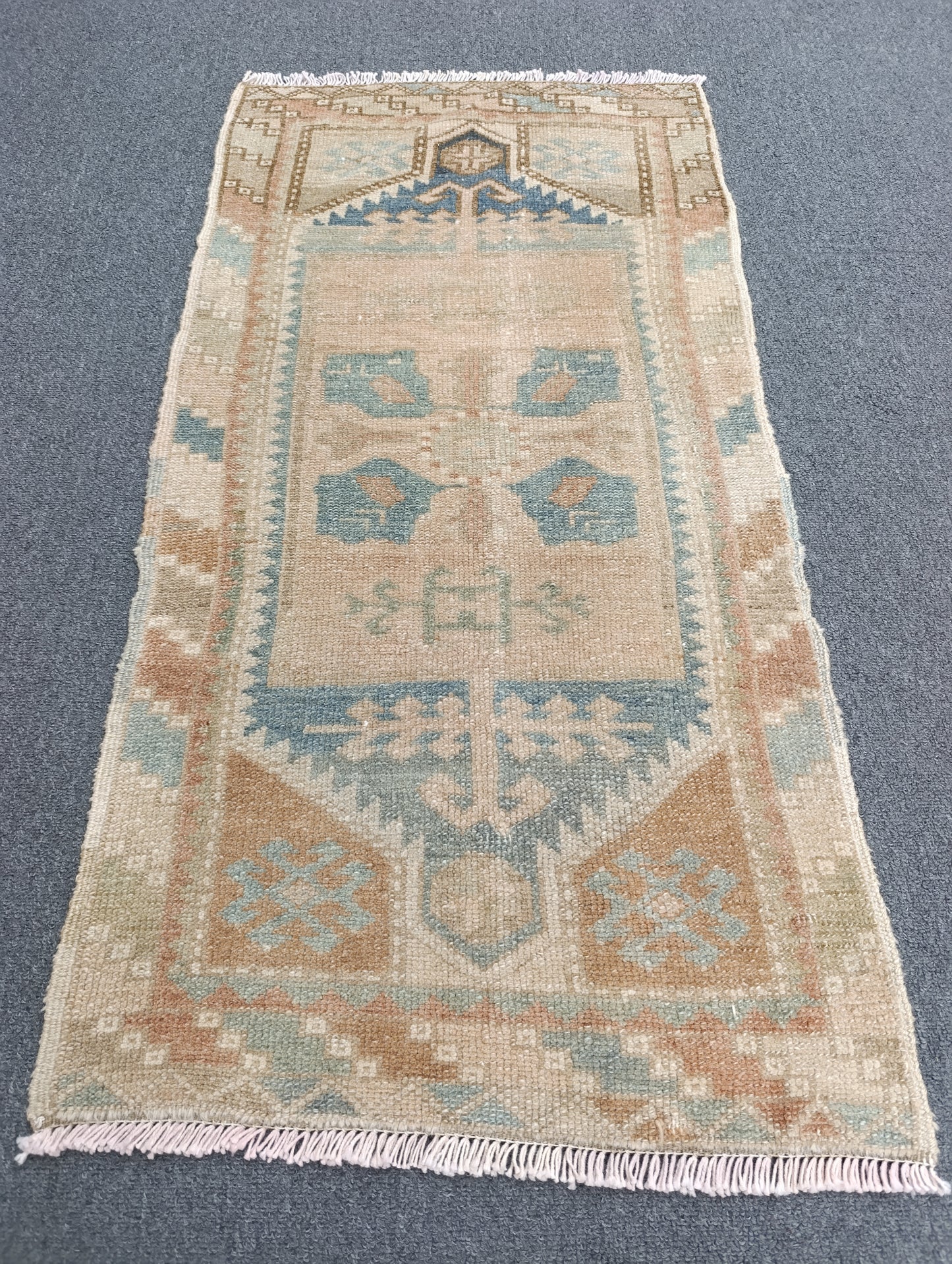 Handwoven Vintage Turkish Yastik Rug – One-of-a-Kind Small Rug 1'8" × 3'3"