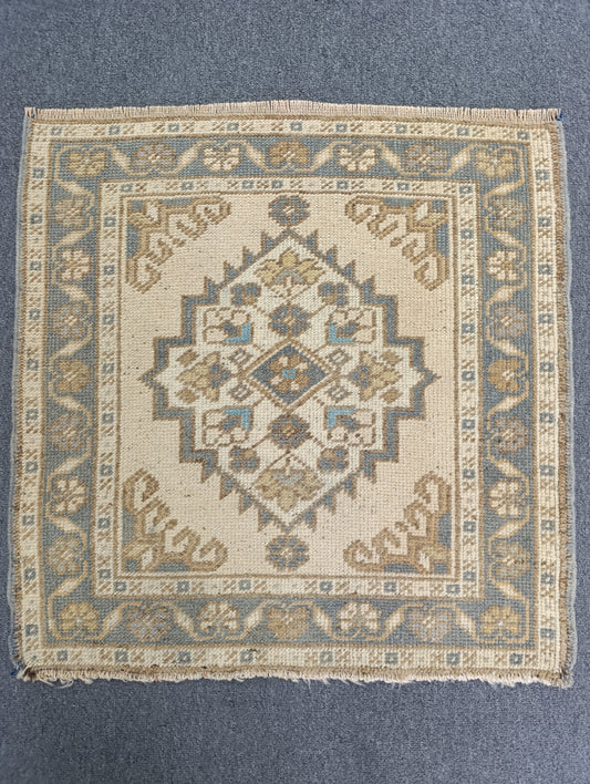 Handwoven Vintage Turkish Yastik Rug – One-of-a-Kind Square Mat 1'11" × 1'11"