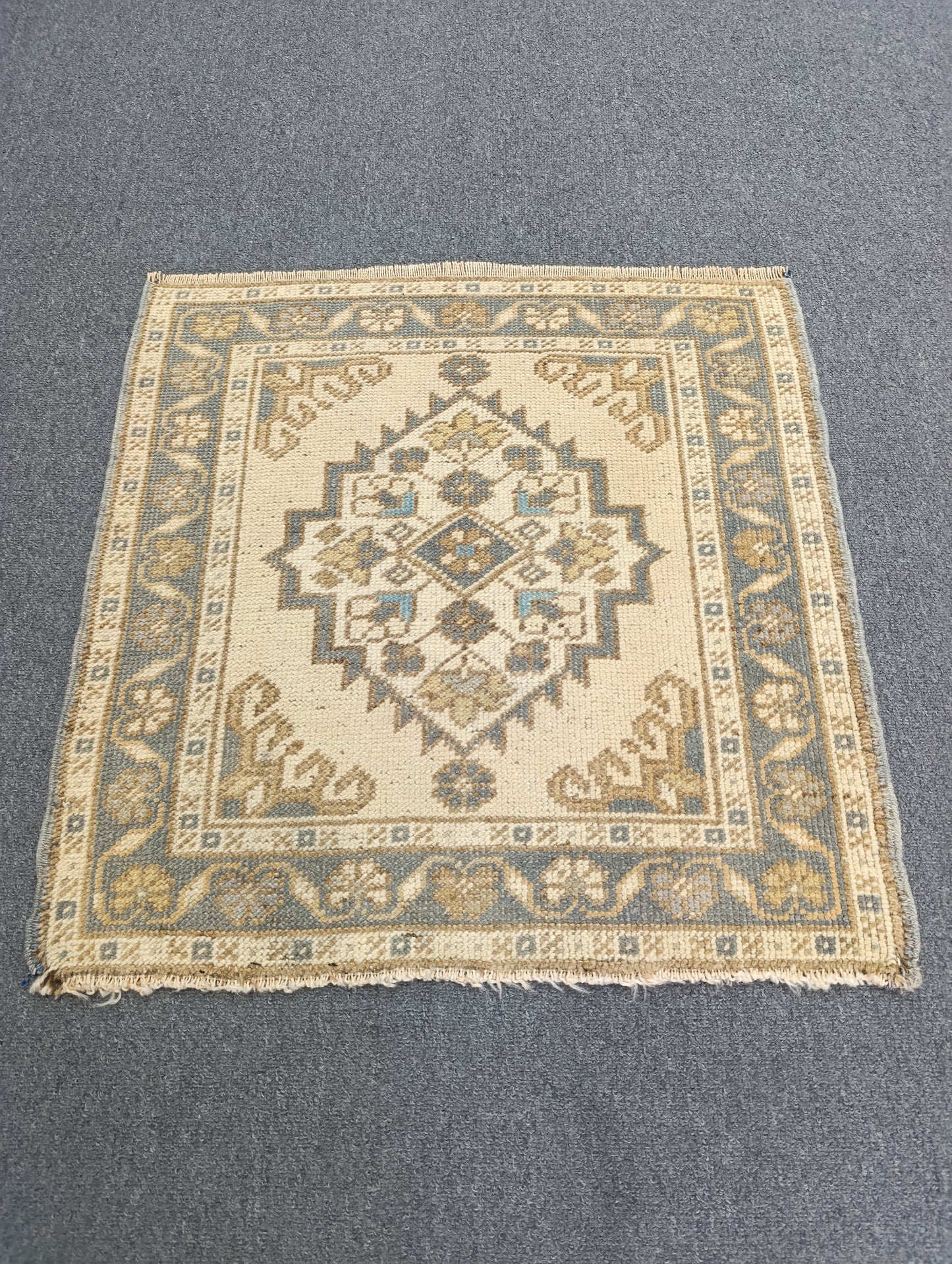 Handwoven Vintage Turkish Yastik Rug – One-of-a-Kind Square Mat 1'11" × 1'11"