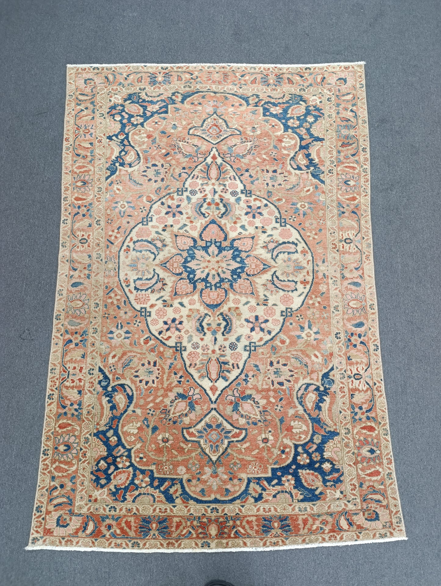 4'7"×6'10" Vintage Oriental Rug – Handwoven, Wool Rug, Vegetable Dyes