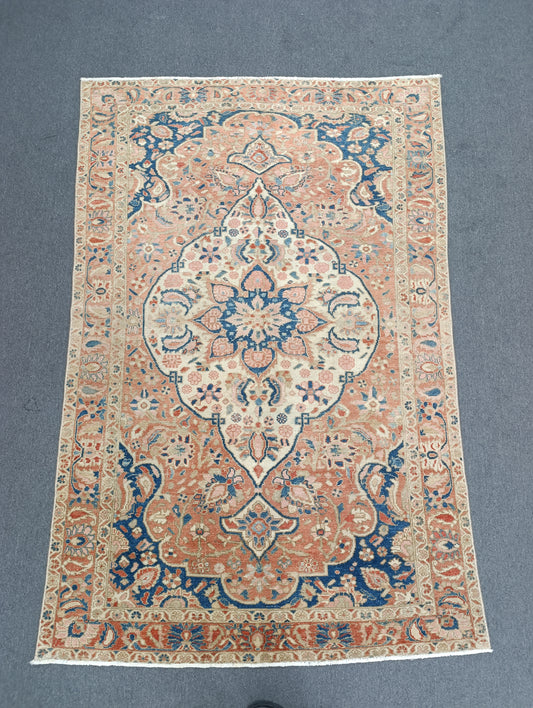 4'7"×6'10" Vintage Oriental Rug – Handwoven, Wool Rug, Vegetable Dyes
