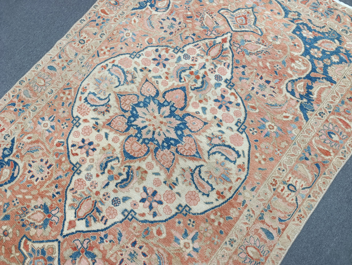 4'7"×6'10" Vintage Oriental Rug – Handwoven, Wool Rug, Vegetable Dyes