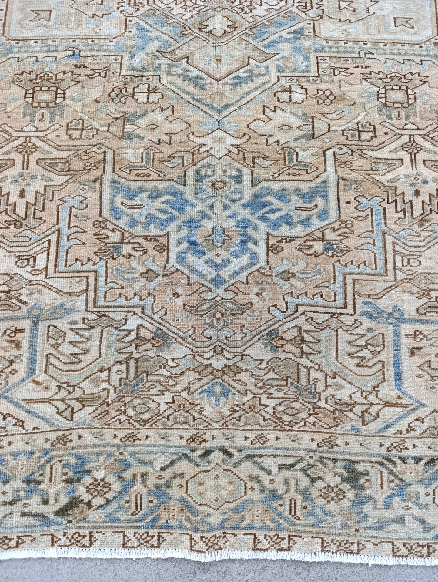 8x11 Vintage 1930s Oriental Heriz Rug – Handwoven, Vegetable Dyes