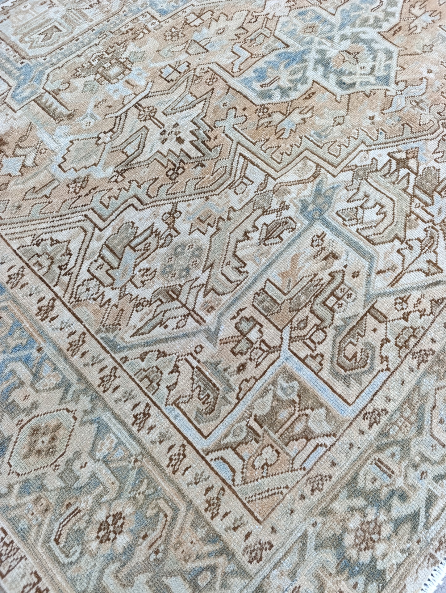 8x11 Vintage 1930s Oriental Heriz Rug – Handwoven, Vegetable Dyes