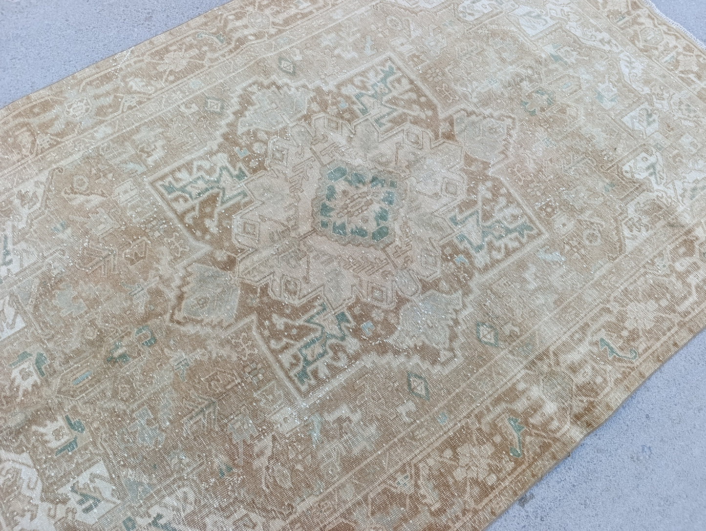 7x10 Vintage Heriz Rug – Handwoven, Vegetable Dyes