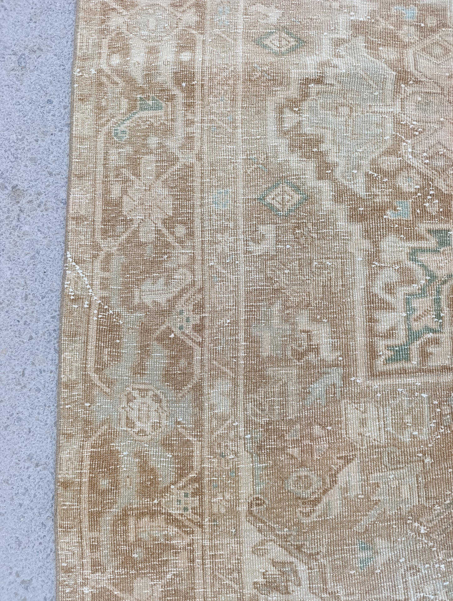 7x10 Vintage Heriz Rug – Handwoven, Vegetable Dyes