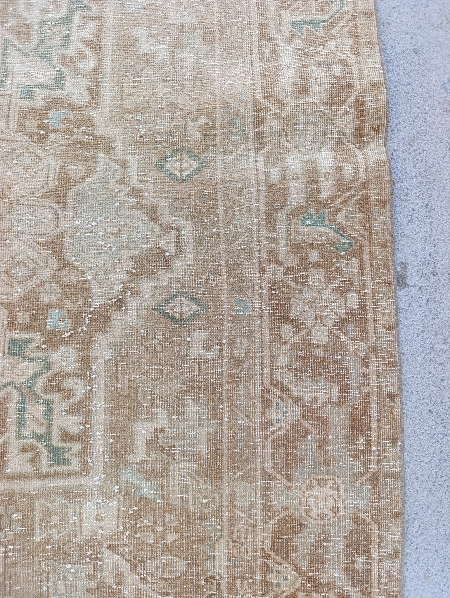7x10 Vintage Heriz Rug – Handwoven, Vegetable Dyes