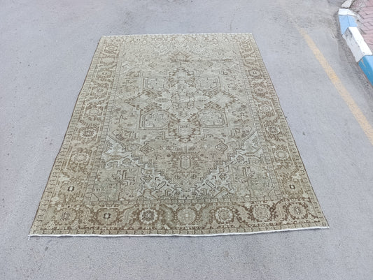 8x11 Vintage Heriz Rug – Handwoven, Vegetable Dyes