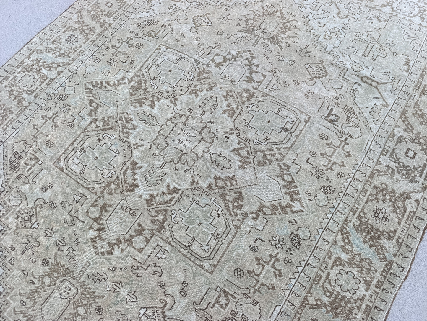 8x11 Vintage Heriz Rug – Handwoven, Vegetable Dyes