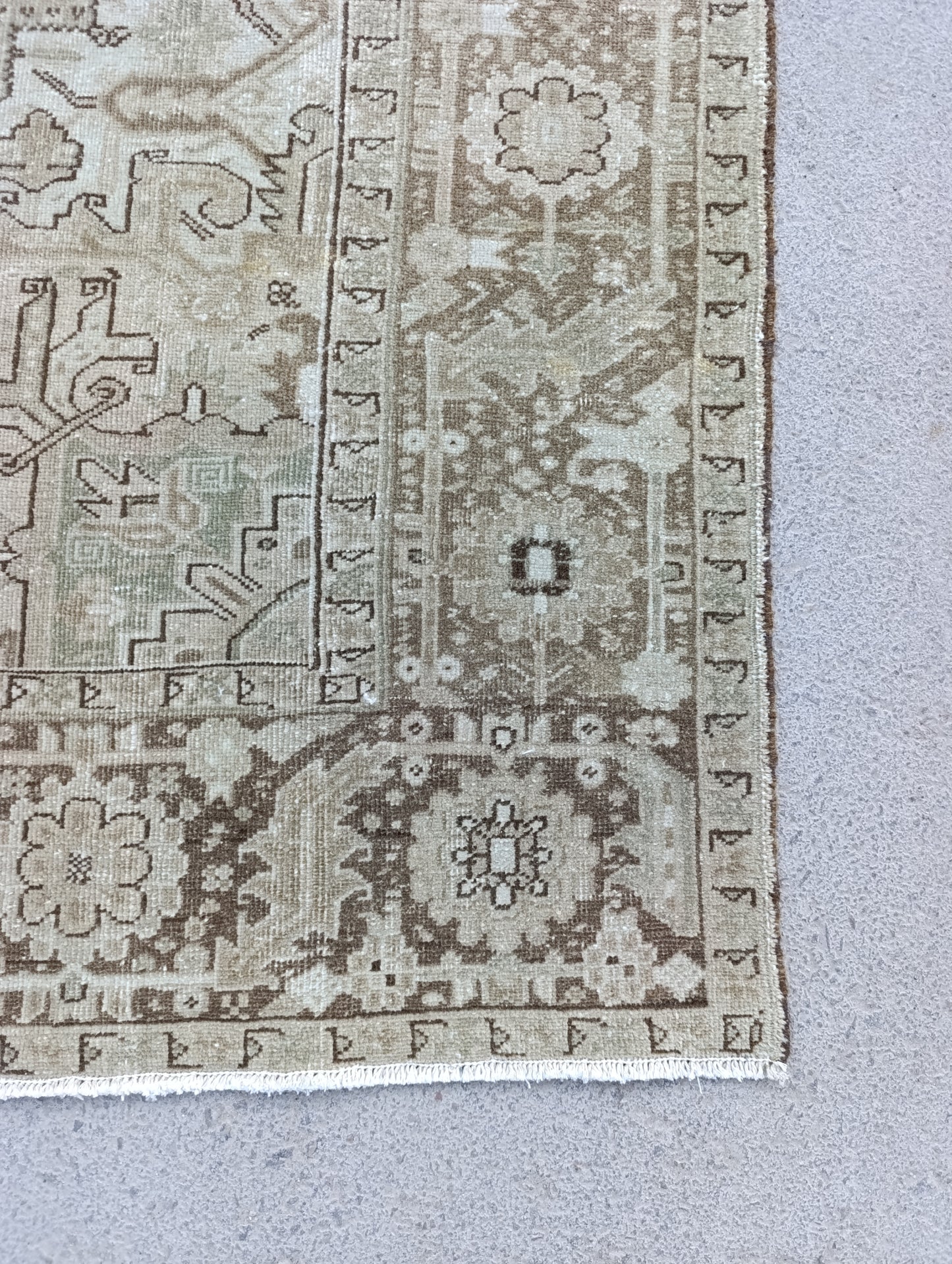 8x11 Vintage Heriz Rug – Handwoven, Vegetable Dyes