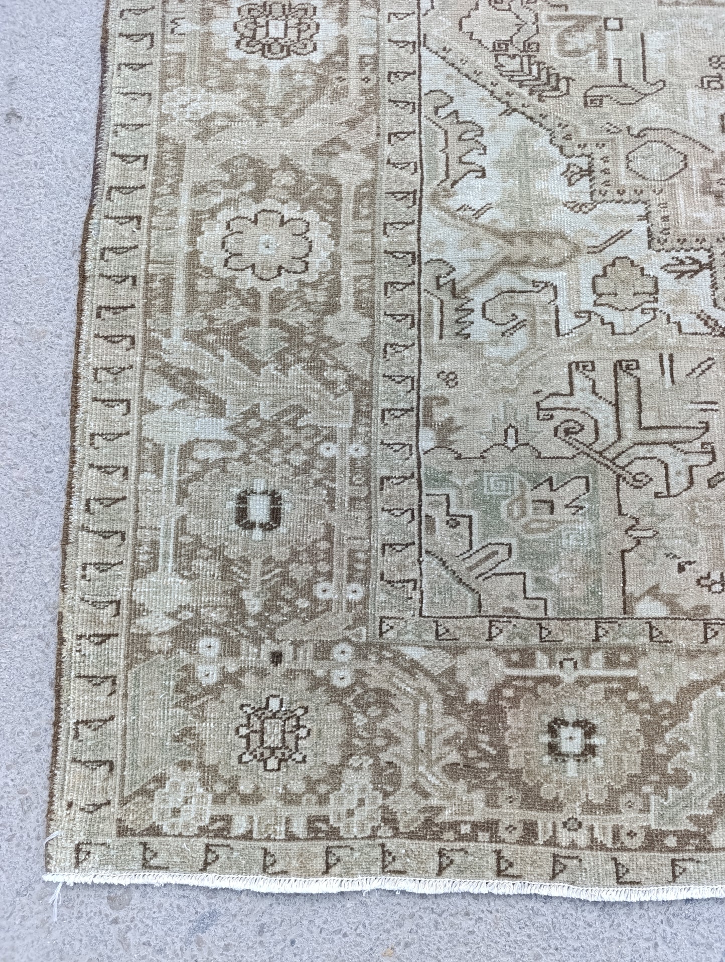 8x11 Vintage Heriz Rug – Handwoven, Vegetable Dyes