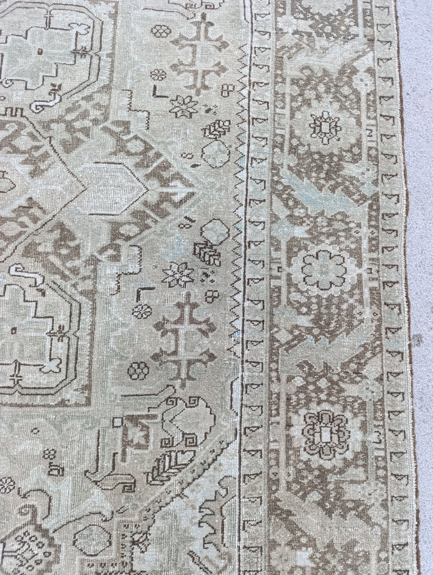 8x11 Vintage Heriz Rug – Handwoven, Vegetable Dyes