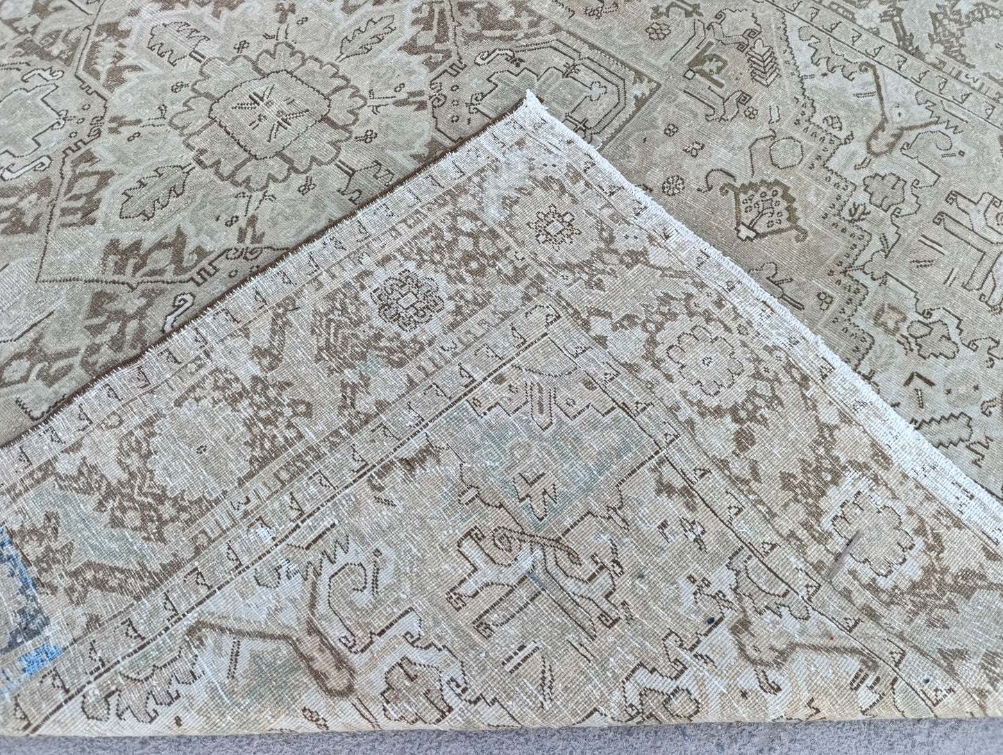 8x11 Vintage Heriz Rug – Handwoven, Vegetable Dyes