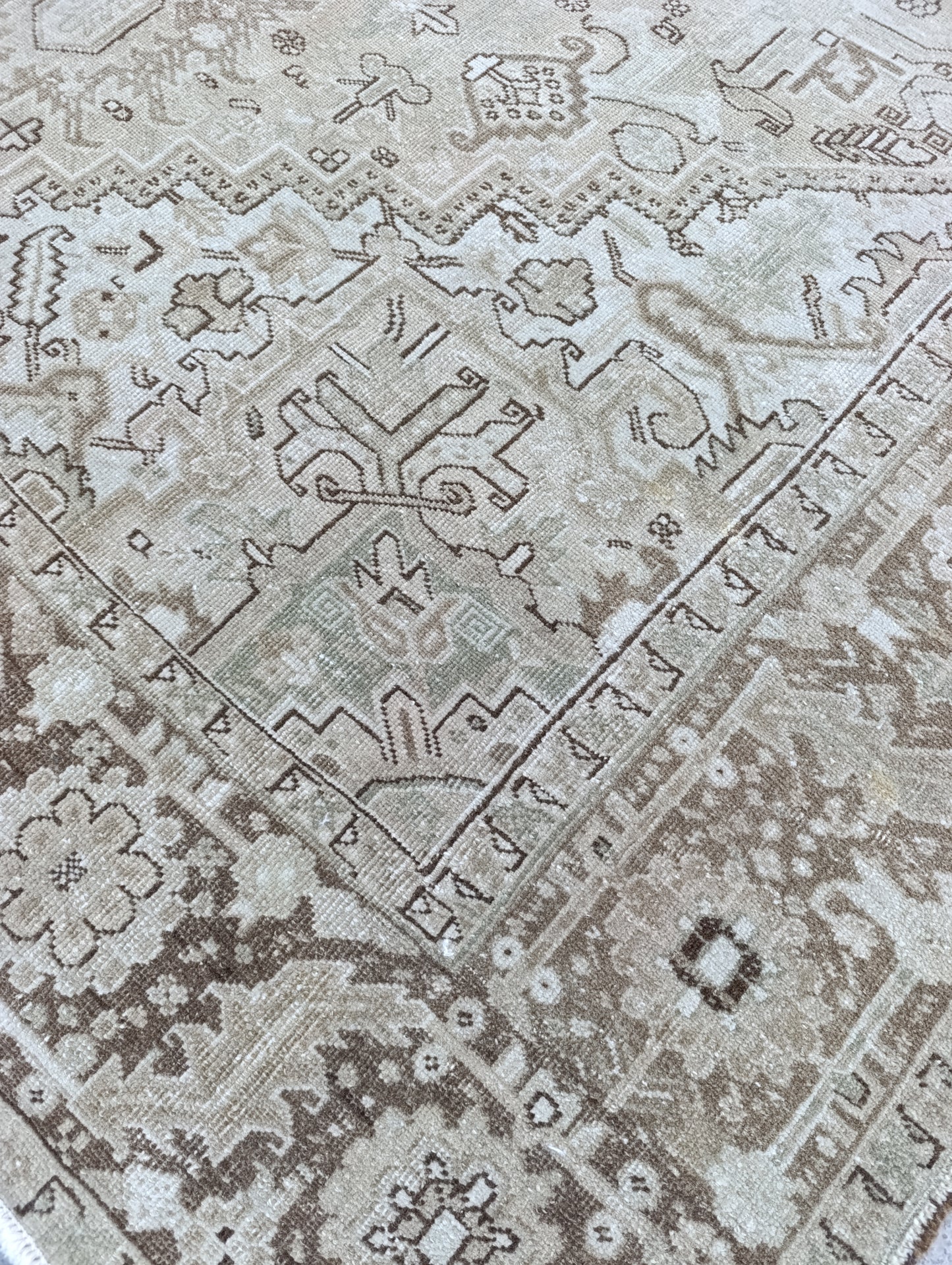 8x11 Vintage Heriz Rug – Handwoven, Vegetable Dyes