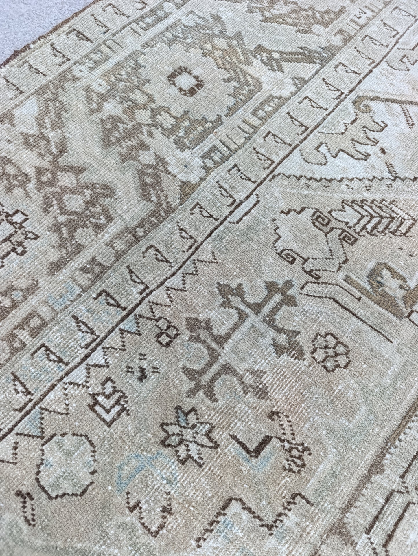 8x11 Vintage Heriz Rug – Handwoven, Vegetable Dyes