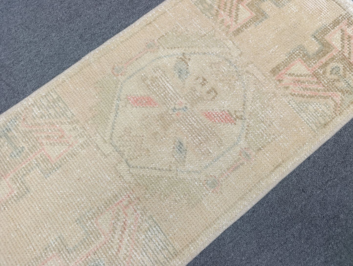 Vintage Turkish Tiny Rug, Handwoven Wool Accent Rug for Entryway (1'6" x 2'11")