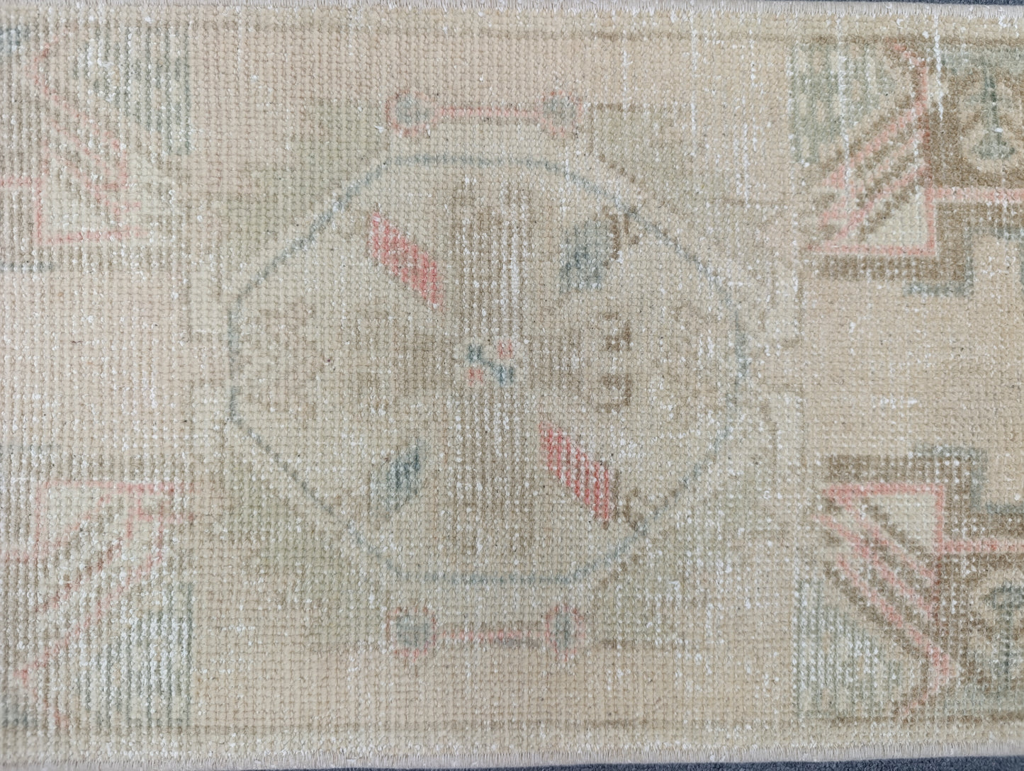Vintage Turkish Tiny Rug, Handwoven Wool Accent Rug for Entryway (1'6" x 2'11")