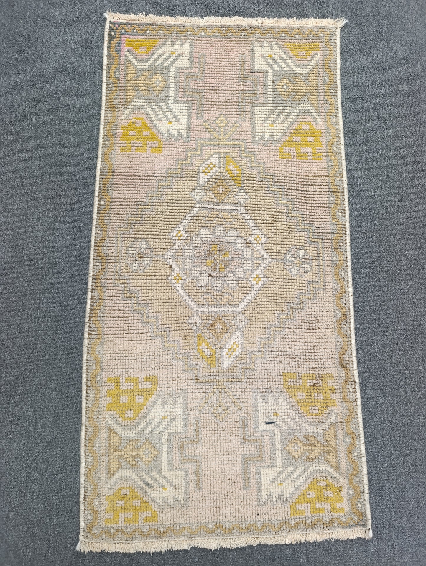 Vintage Turkish Tiny Rug, Handwoven Wool Accent Rug for Entryway (1'7" x 3'1")