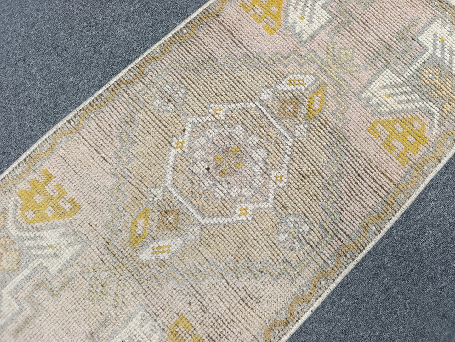 Vintage Turkish Tiny Rug, Handwoven Wool Accent Rug for Entryway (1'7" x 3'1")