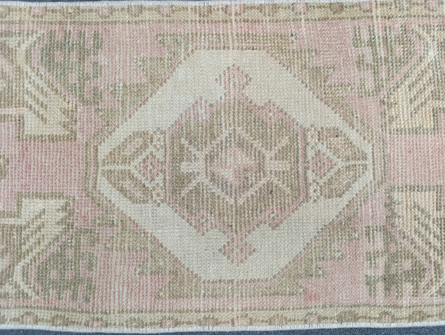 Vintage Turkish Tiny Rug, Handwoven Wool Accent Rug for Entryway (1'6" x 3'2")