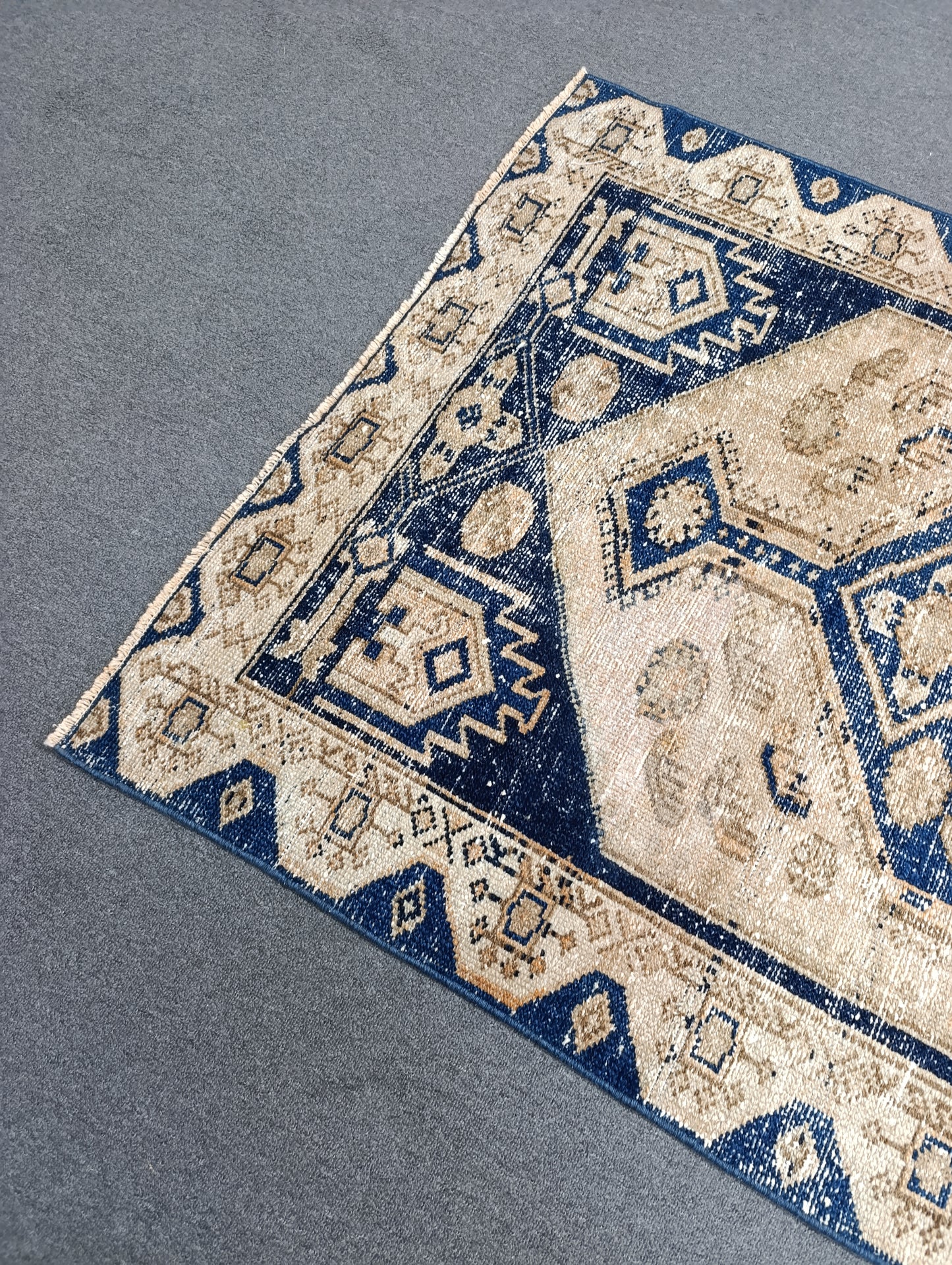 3'7" x 6'5" Faded Blue Beige Vintage Rug, Handwoven Wool Tribal Medallion Area Rug