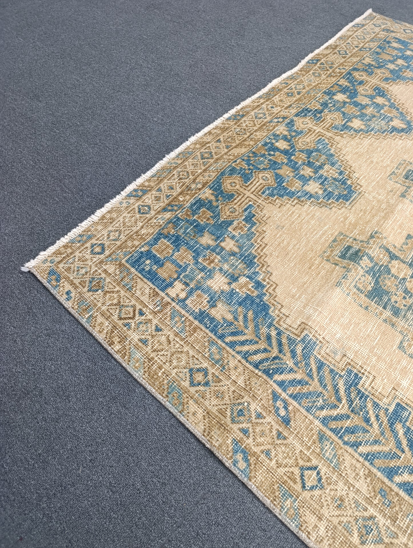 5x6.10 Vintage Rug, Handwoven Wool Anatolian Carpet, Faded Blue Beige Oriental Rug, Distressed Medallion Rug