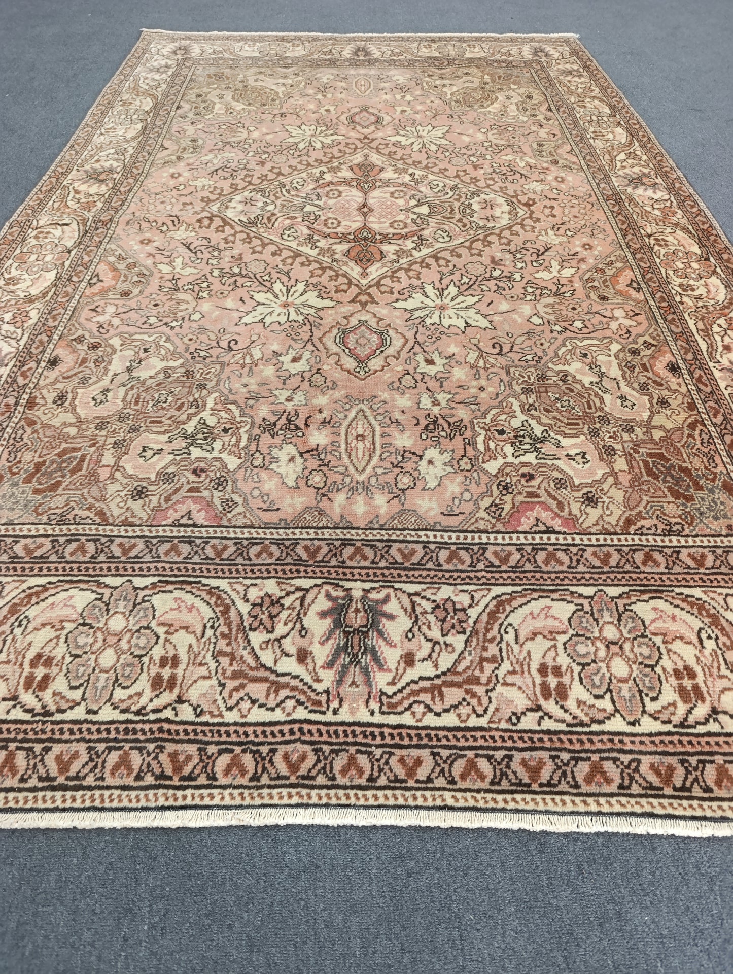 4'10" x 7'11" Vintage Floral Rug, Soft Pink Beige Oriental Carpet