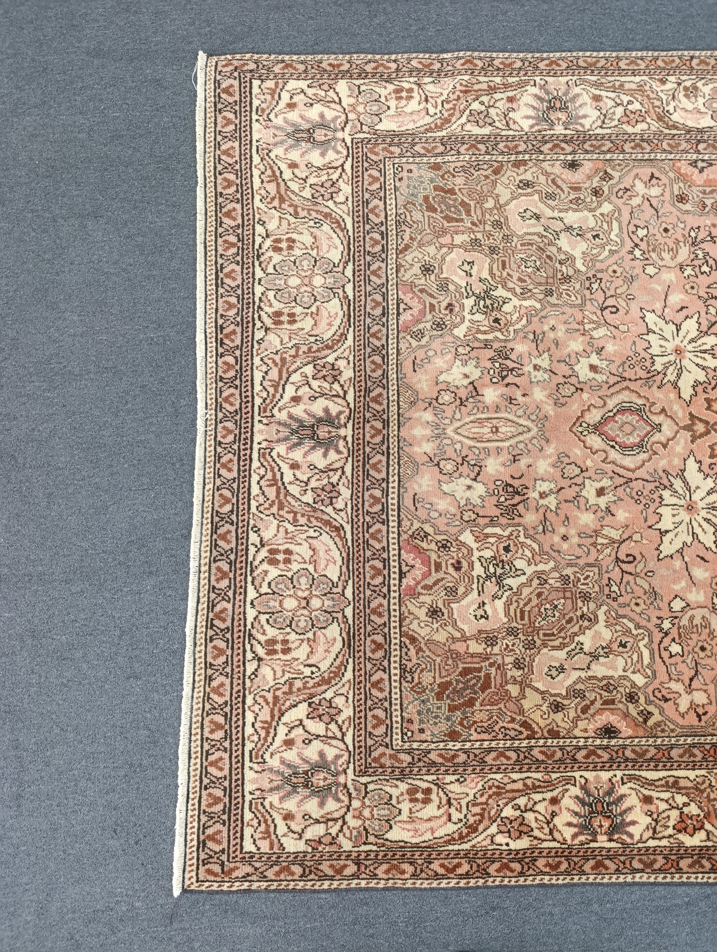 4'10" x 7'11" Vintage Floral Rug, Soft Pink Beige Oriental Carpet